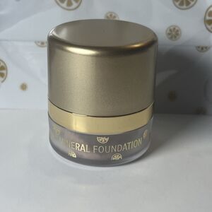 Belle Beauty Easy Peasy Matte Mineral Powder Foundation by Kim Gravel Travel